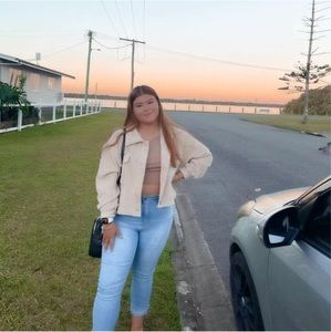 Meet your Posher, Regina